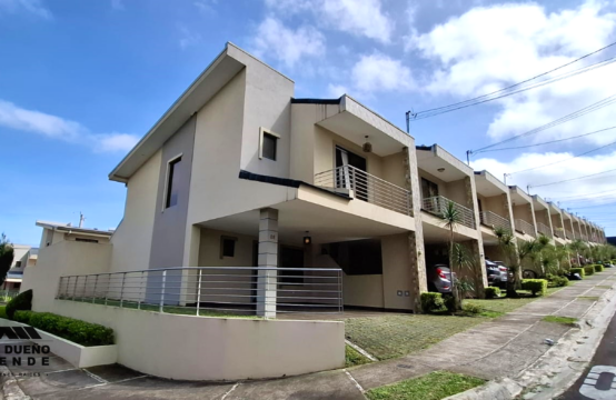 Casa en Venta, en Condominio Valle Alto, El Carmen de Guadalupe